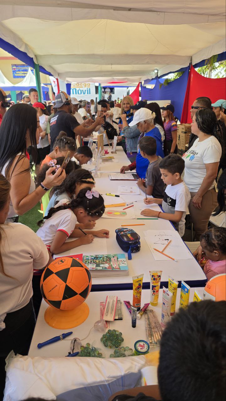 photo_5053257159981861709_y