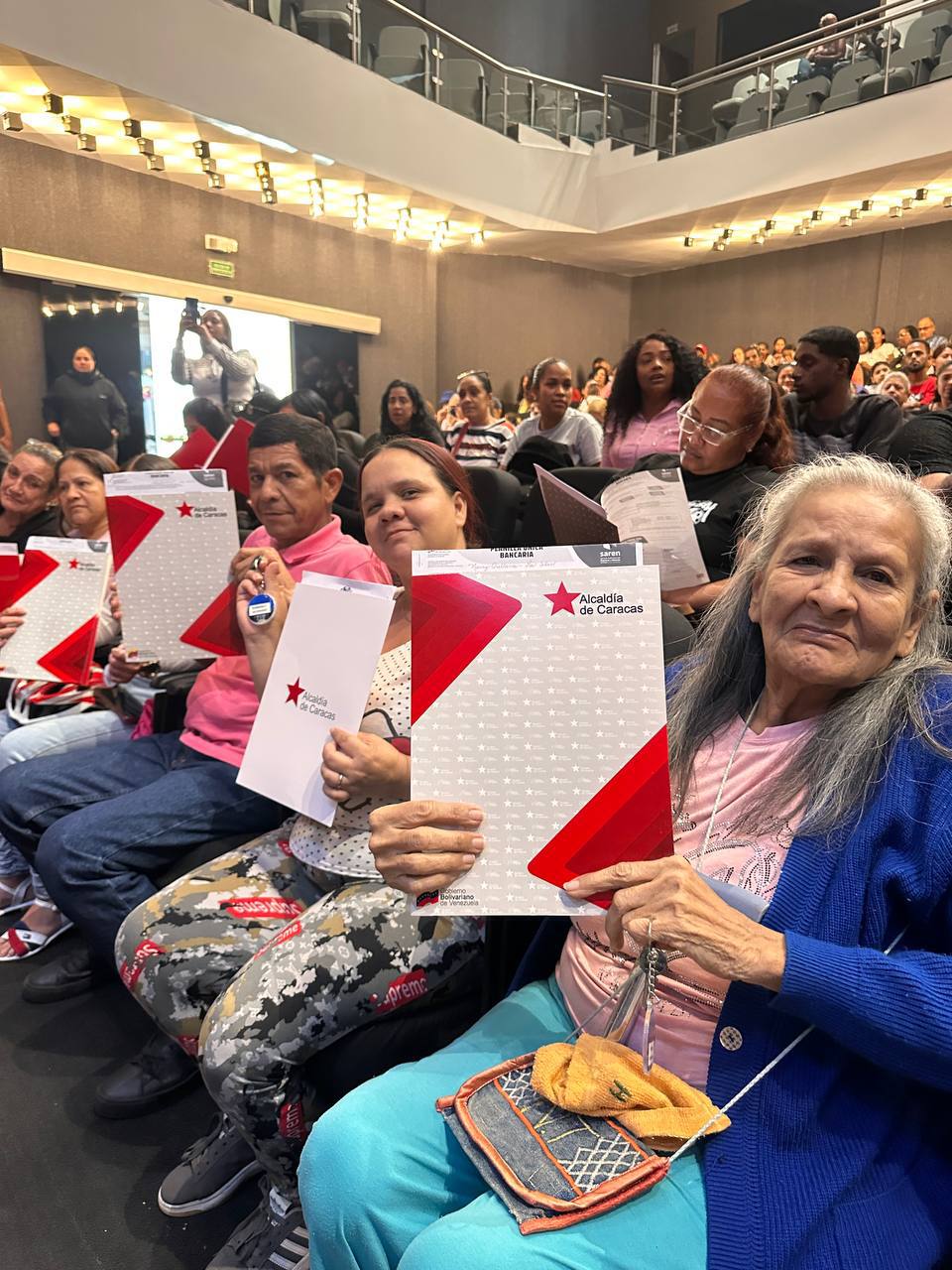 photo_5069288992997575454_y