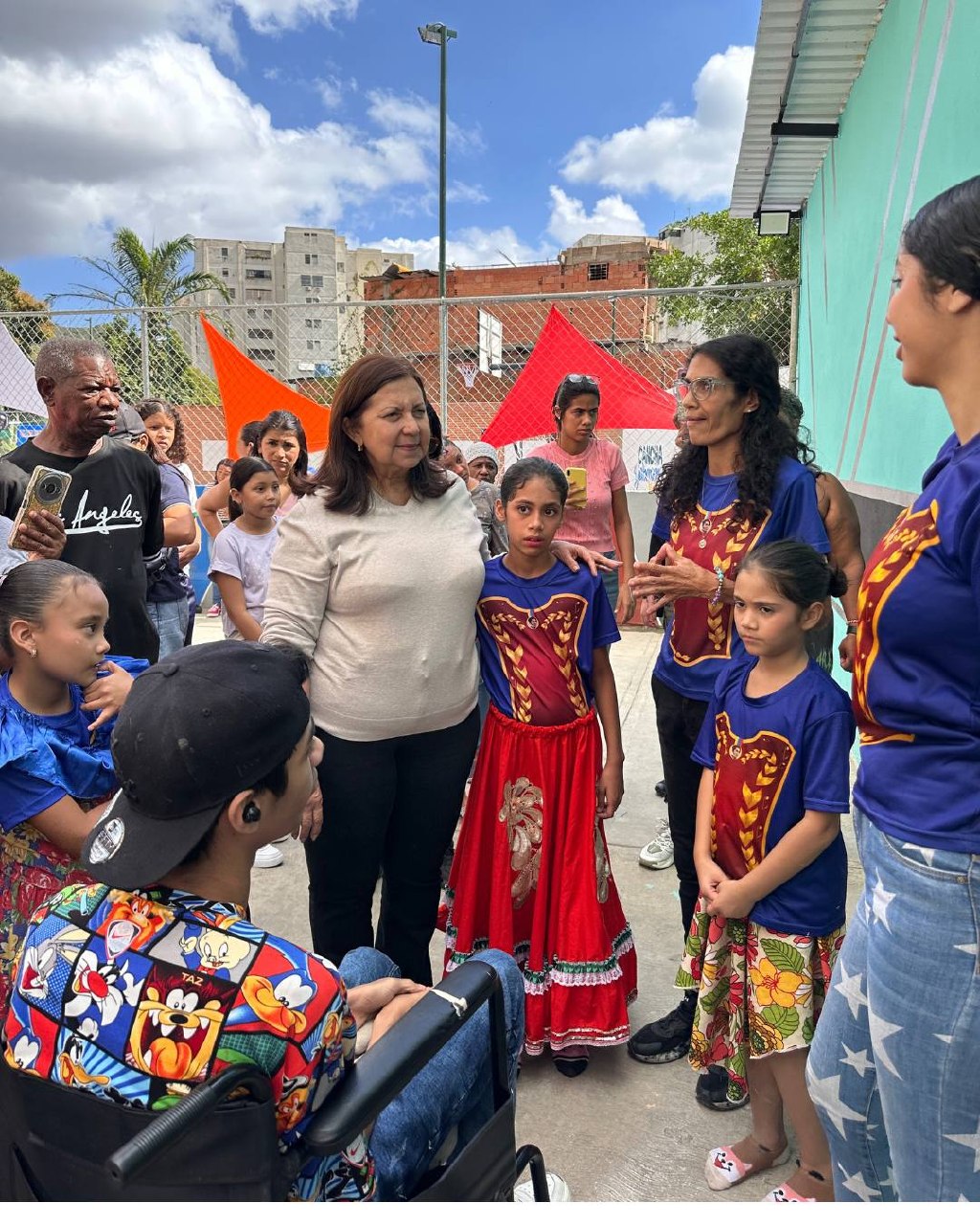 photo_5172884665034017671_y