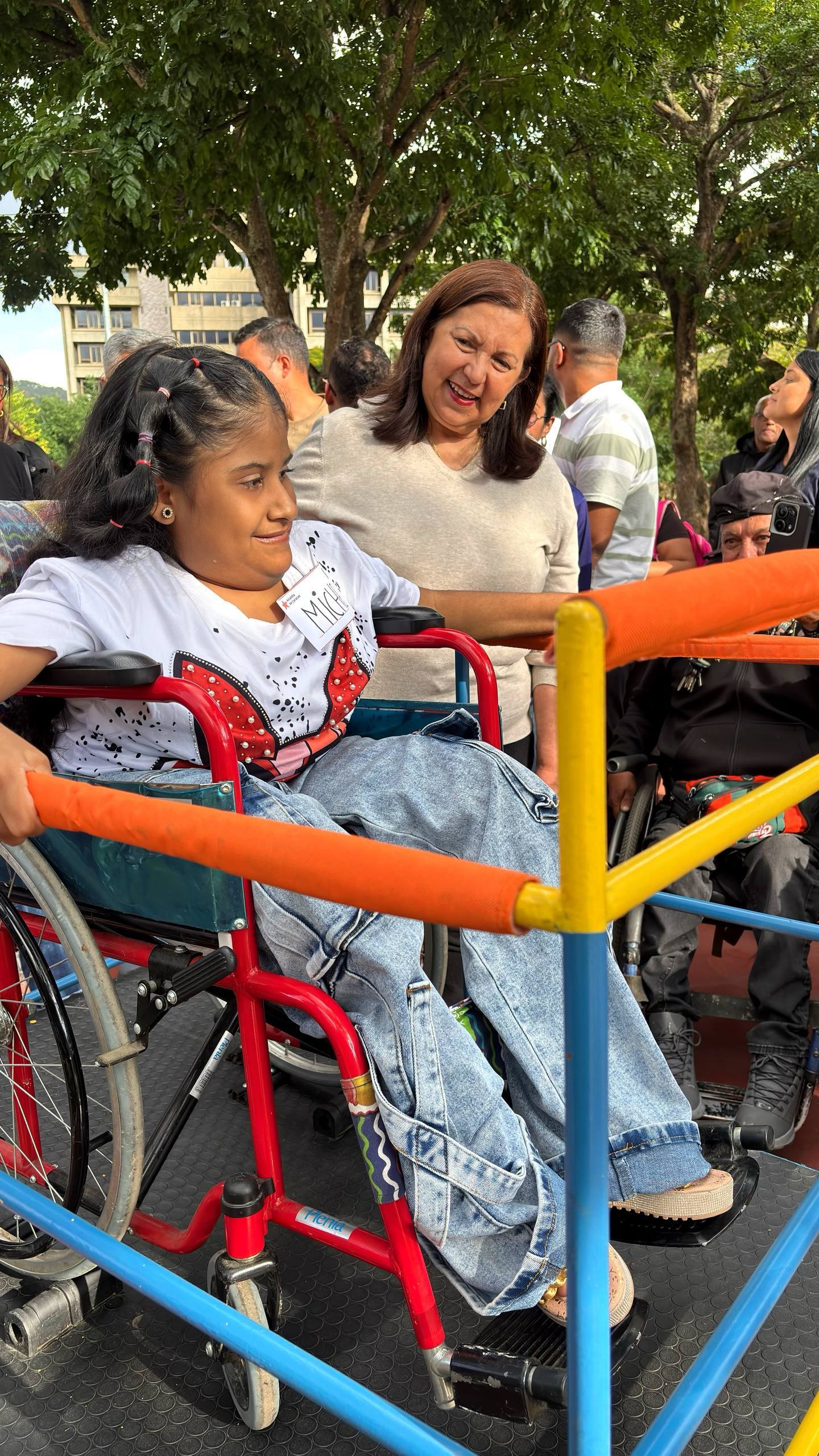 photo_5174716150758181733_w