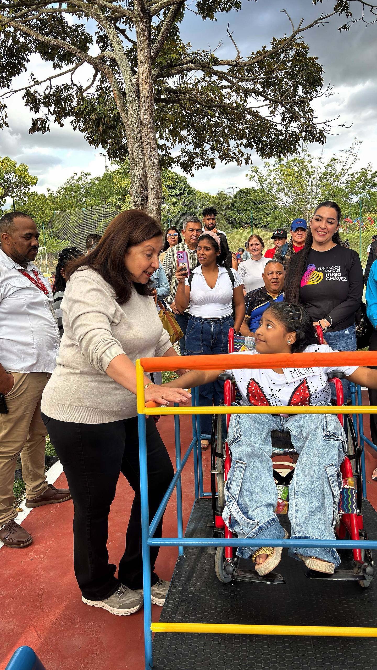 photo_5174716150758181736_w