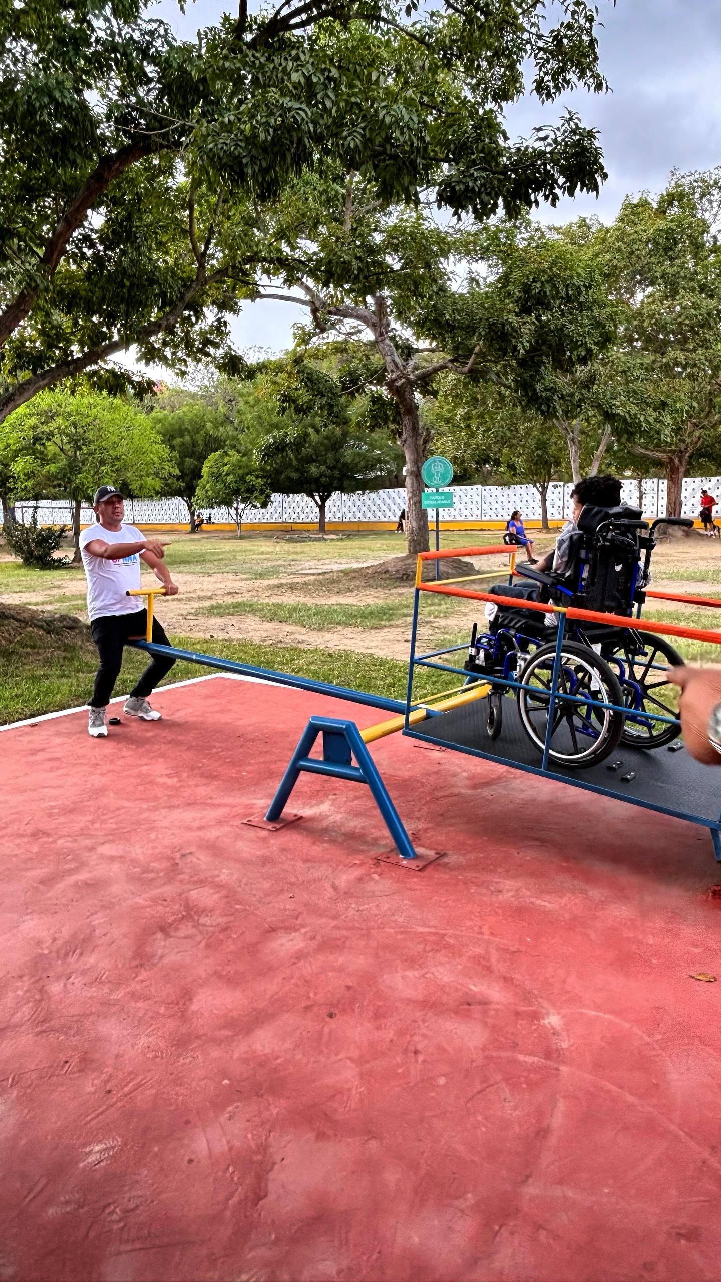 photo_5174716150758181741_w